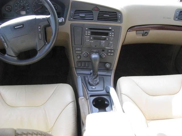 Volvo V70 XC 2002 photo 1