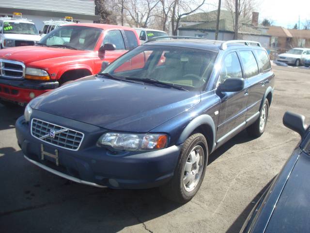 Volvo V70 XC Base Sport Utility