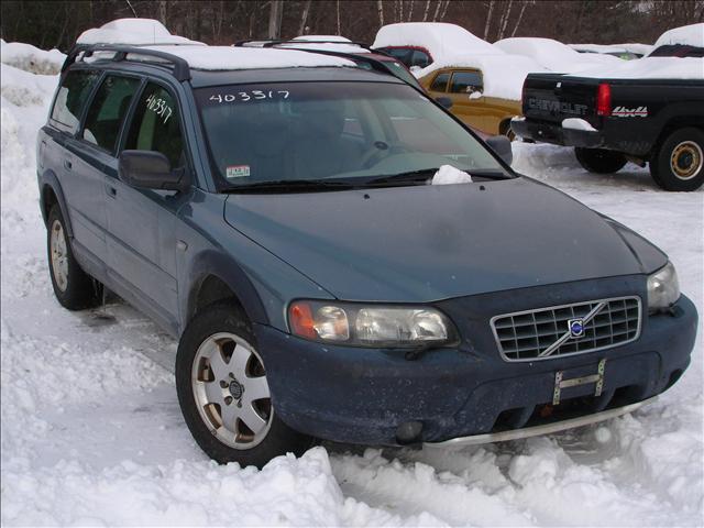 Volvo V70 XC Base Sport Utility