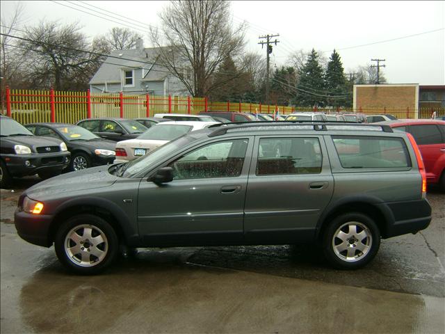 Volvo V70 XC Base Sport Utility