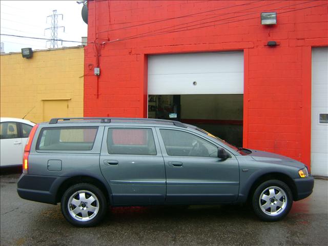 Volvo V70 XC 2002 photo 1