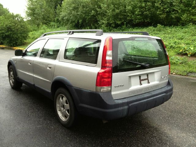 Volvo V70 XC 2002 photo 1