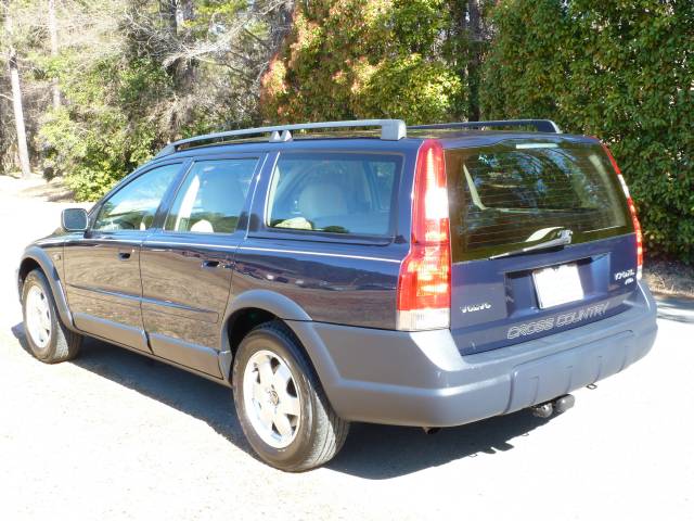 Volvo V70 XC 2002 photo 2