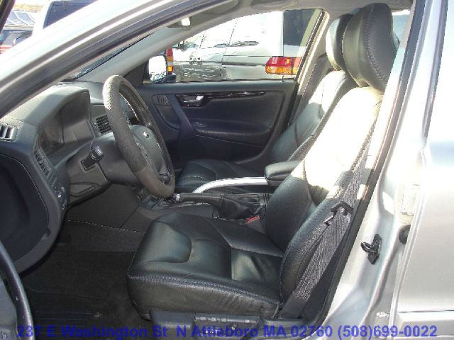 Volvo V70 XC 2002 photo 1