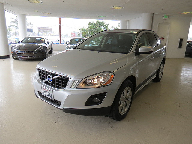 Volvo XC60 2010 photo 2