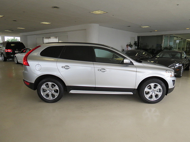 Volvo XC60 2010 photo 3