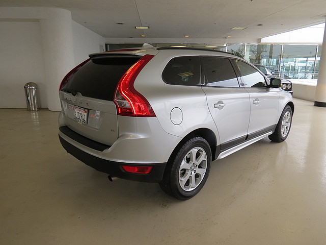 Volvo XC60 2010 photo 4