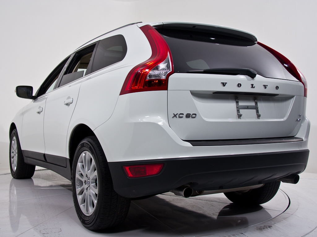 Volvo XC60 2010 photo 3