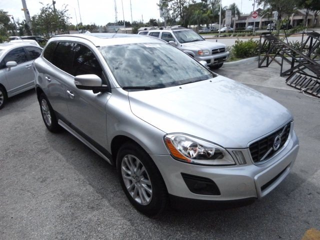 Volvo XC60 2010 photo 2