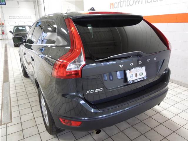 Volvo XC60 2011 photo 1