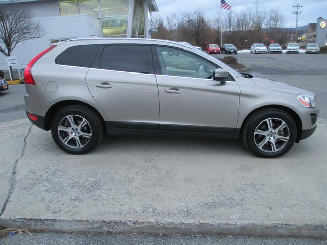 Volvo XC60 2011 photo 3