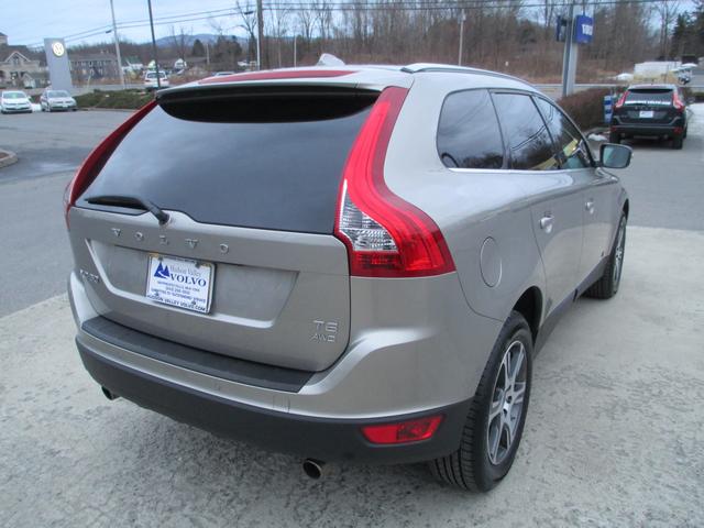 Volvo XC60 2011 photo 4