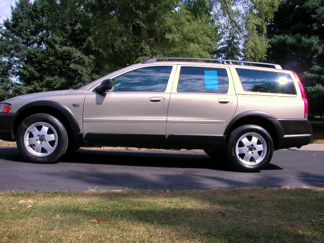 Volvo XC70 2004 photo 1