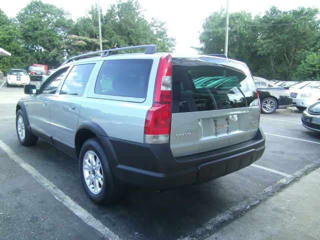 Volvo XC70 2004 photo 2