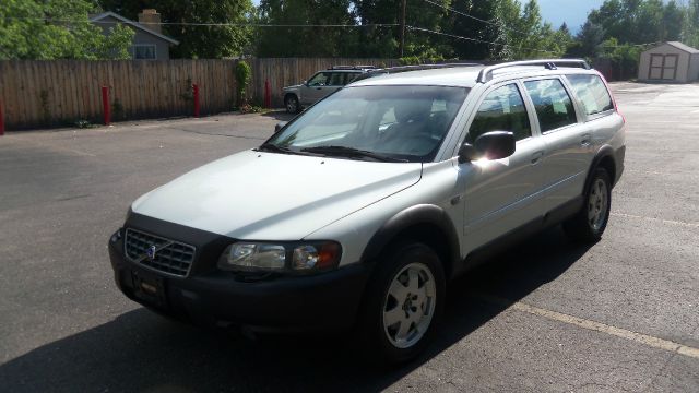 Volvo XC70 2004 photo 2