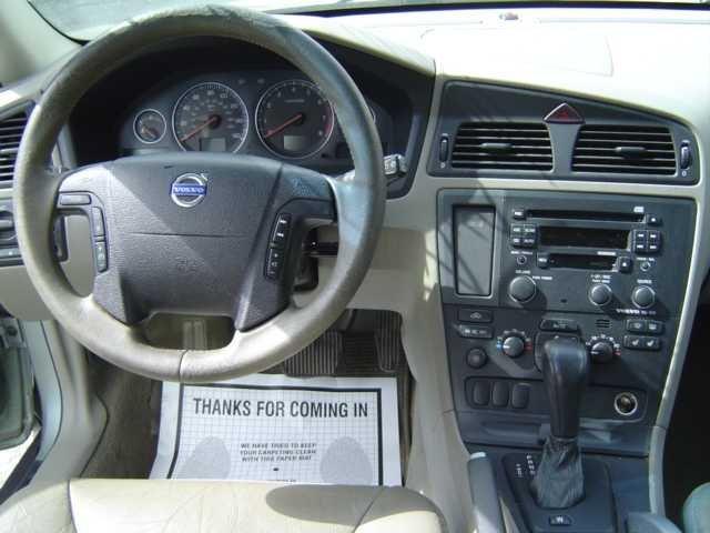 Volvo XC70 2004 photo 2