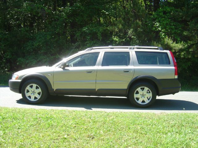 Volvo XC70 2005 photo 12