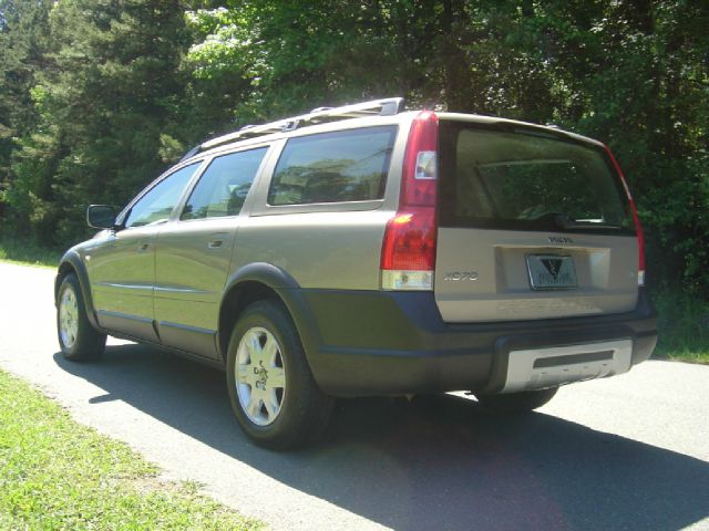 Volvo XC70 2005 photo 29