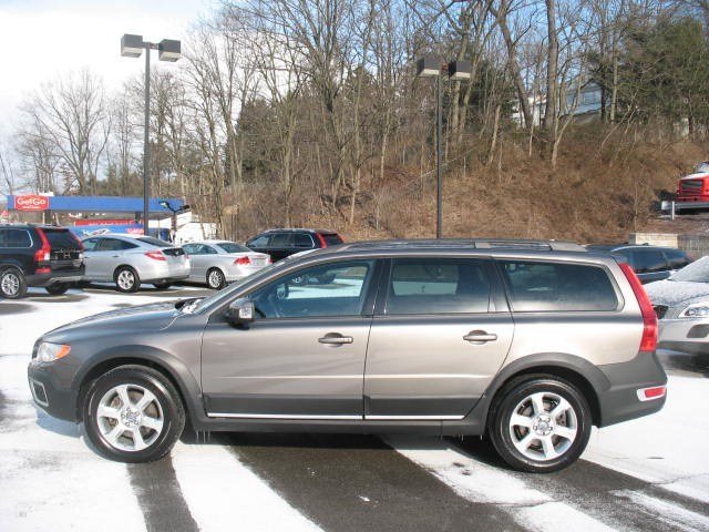 Volvo XC70 2009 photo 2