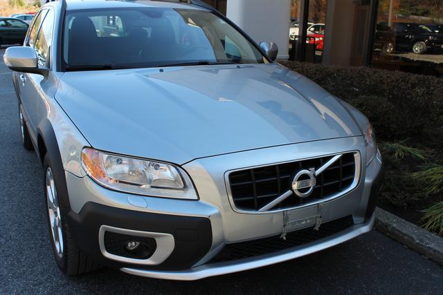 Volvo XC70 2010 photo 2