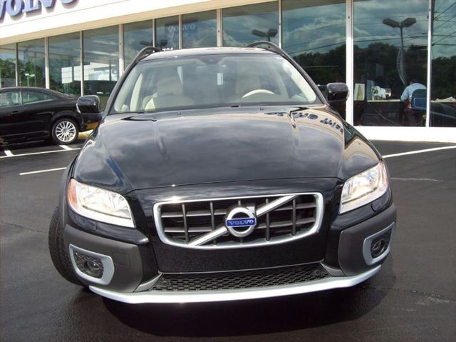 Volvo XC70 2010 photo 1