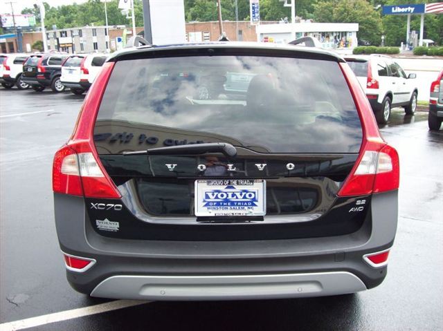 Volvo XC70 2010 photo 4