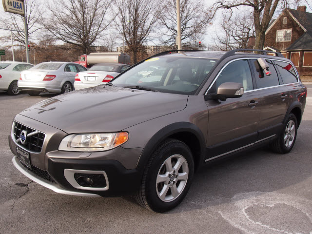 Volvo XC70 2010 photo 3