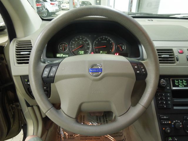 Volvo XC90 2004 photo 16