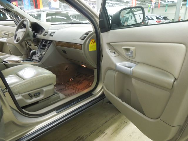 Volvo XC90 2004 photo 19