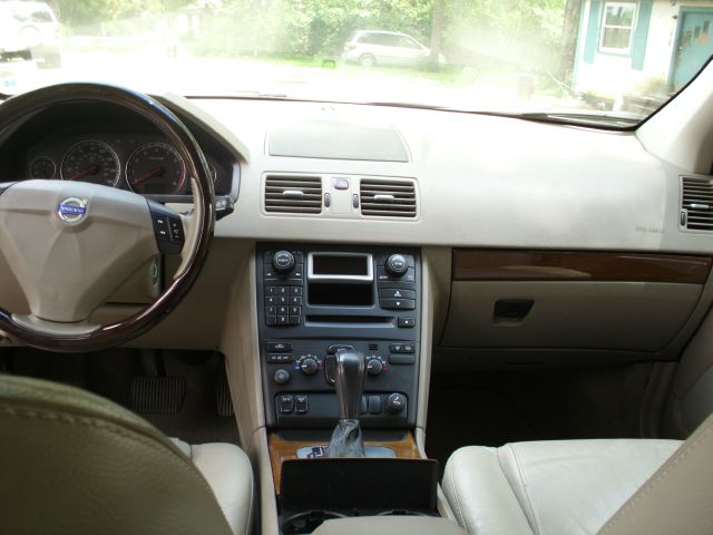 Volvo XC90 2005 photo 11