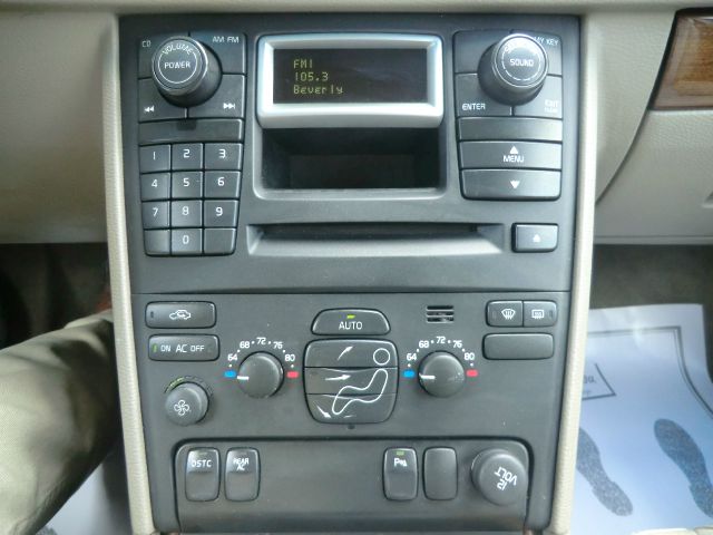 Volvo XC90 2005 photo 21