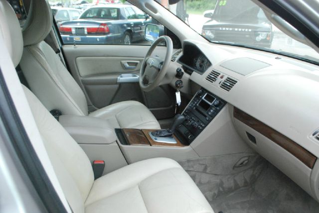 Volvo XC90 2005 photo 20