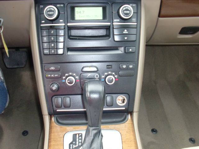 Volvo XC90 2008 photo 9