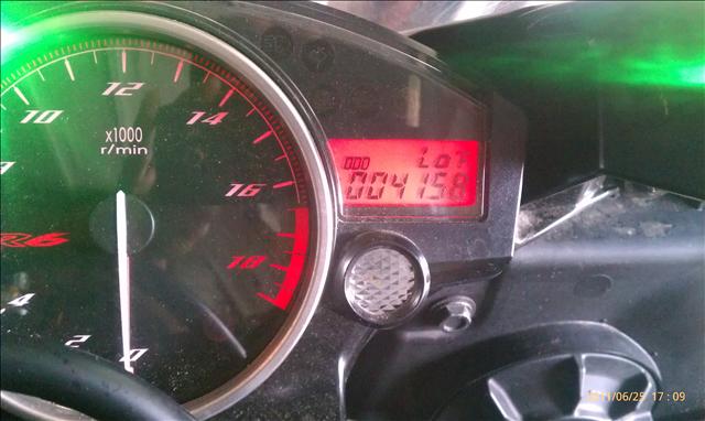 YAMAHA R6 2008 photo 2