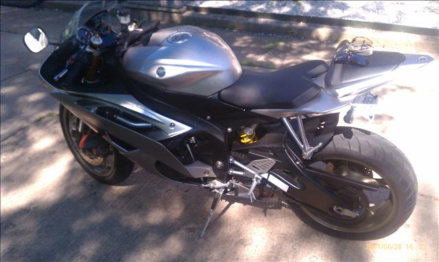 YAMAHA R6 2008 photo 3