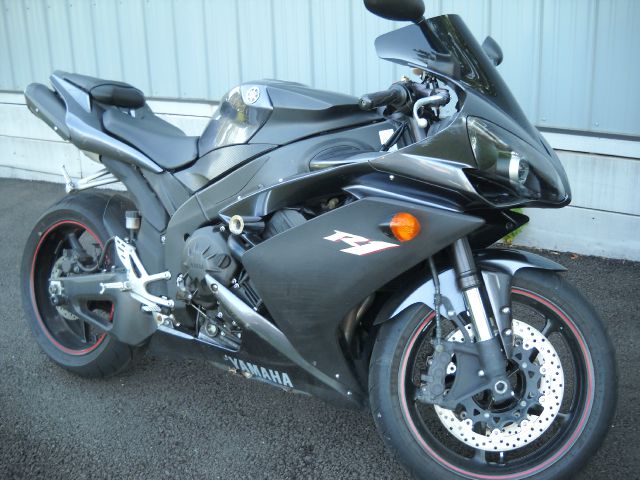 YAMAHA R1 2005 photo 4