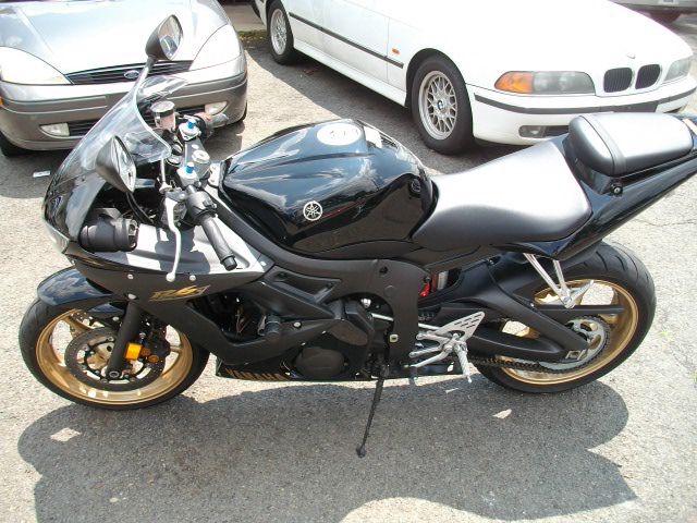 YAMAHA YZF-R6s 2009 photo 2